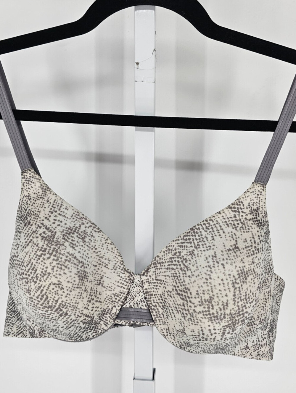 Bali Womens Sz 36C Classic T Shirt Bra Gray White Snakeskin Animal Print